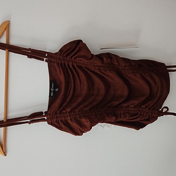 Fashion Nova ruched crop top - Picture 1 of 5